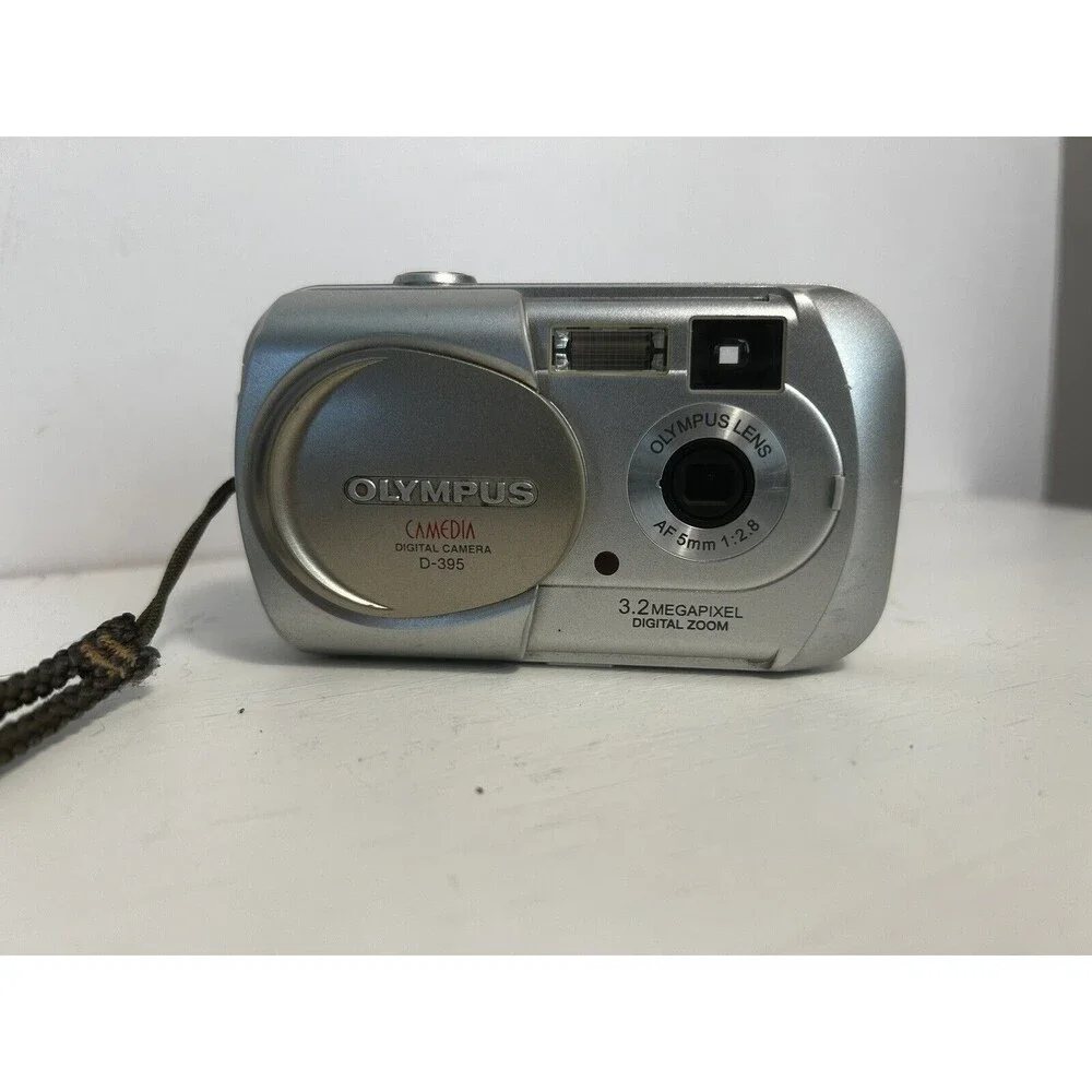 Olympus CAMEDIA D-395 3.2MP Digital Camera - Silver